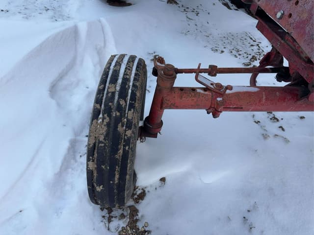 Image of Farmall 706G equipment image 4