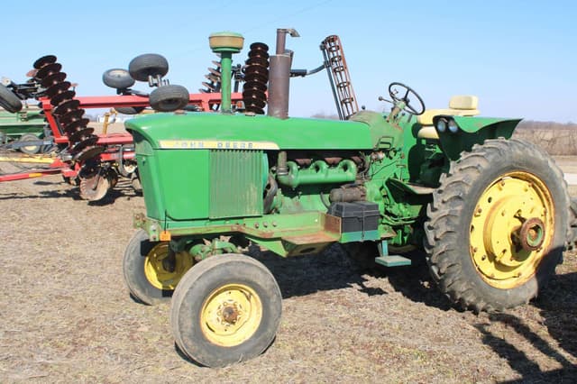 Image of John Deere 4010D equipment image 2