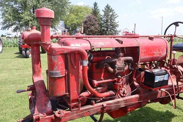 Image of Farmall F-20 equipment image 3