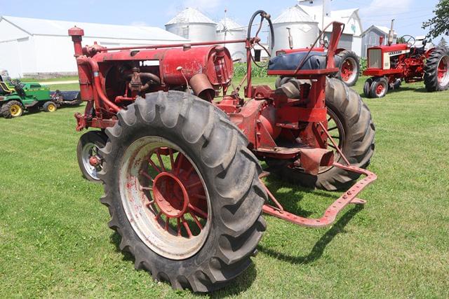 Image of Farmall F-20 equipment image 2