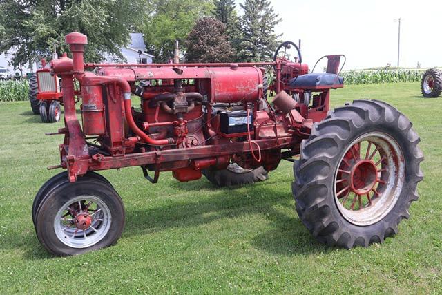 Image of Farmall F-20 Primary image