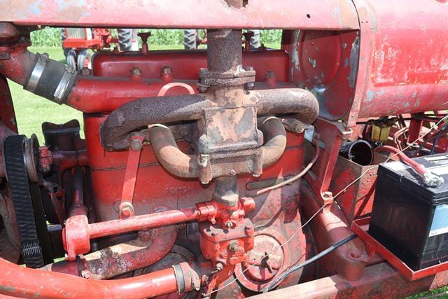 Image of Farmall F-20 equipment image 4