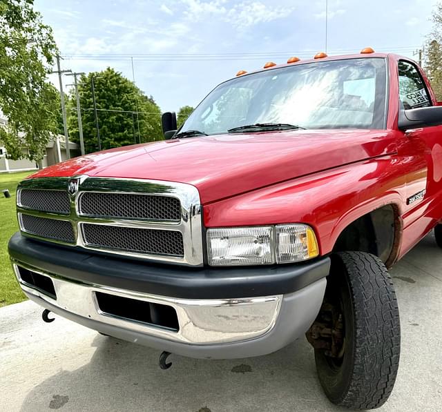 Image of Dodge Ram 3500 equipment image 2