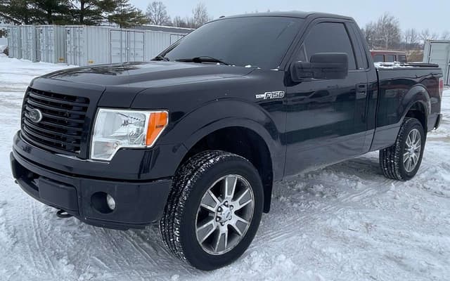 Image of Ford F-150 equipment image 1