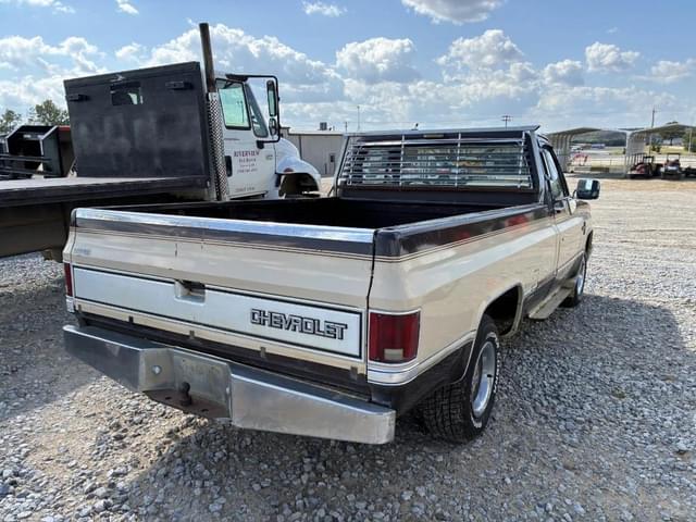 Image of Chevrolet C10 equipment image 2