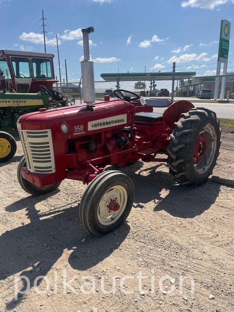 Main image International Harvester 350