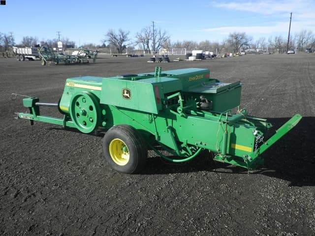Image of John Deere 338 equipment image 1