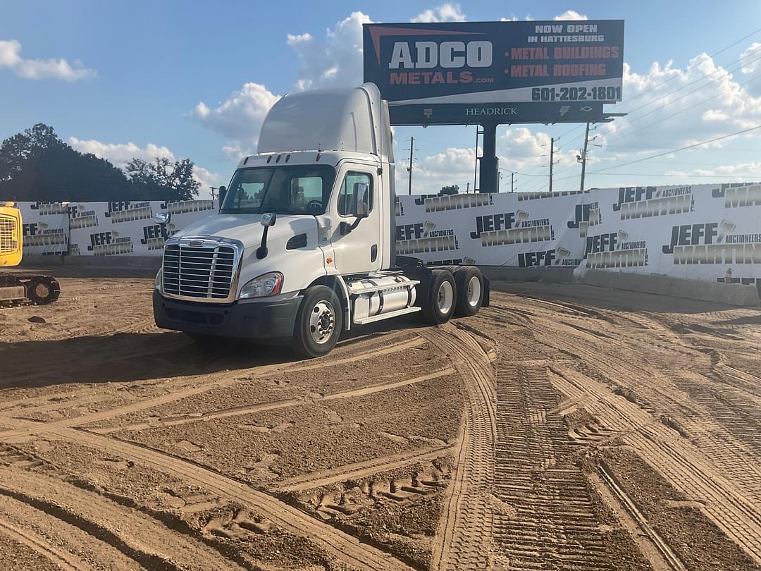 Image of Freightliner Cascadia Primary image