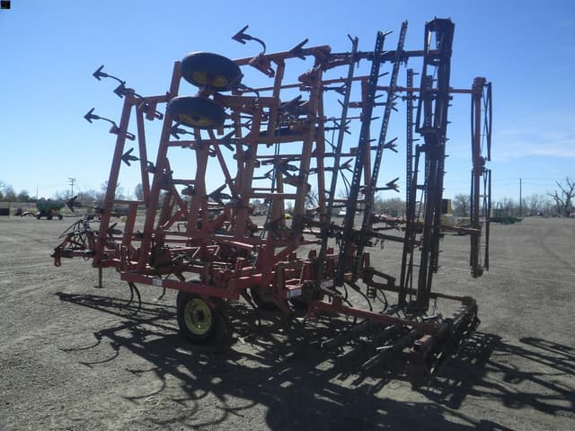 Image of Sunflower 5033 equipment image 2