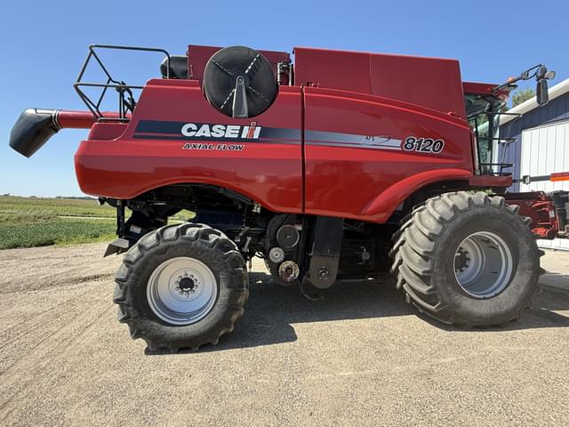 Image of Case IH 8120 equipment image 3