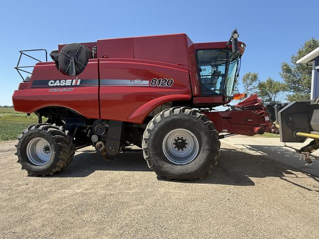 Image of Case IH 8120 equipment image 1