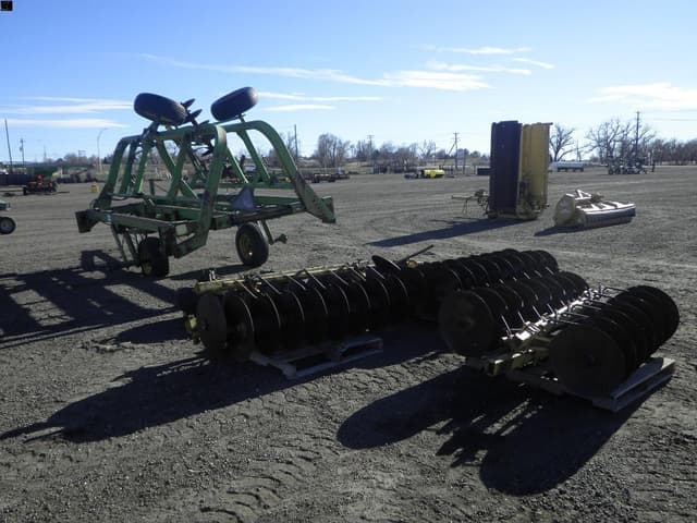 Image of John Deere 230 equipment image 2