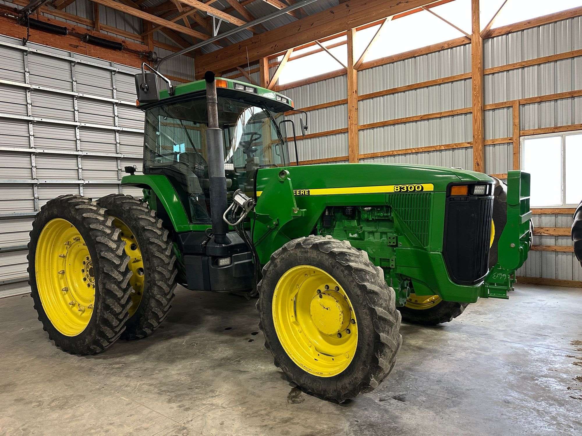 John Deere 8300 Equipment Image0