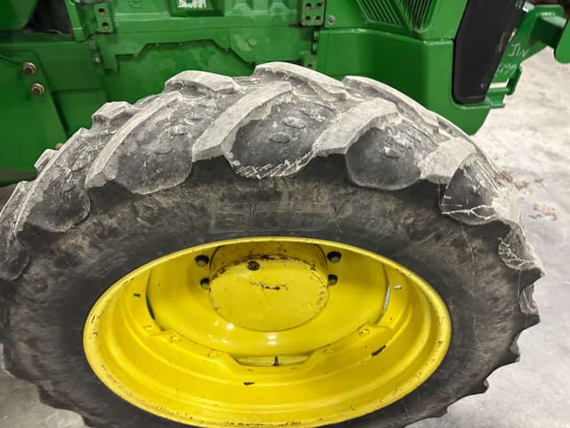 Image of John Deere 8300 equipment image 3