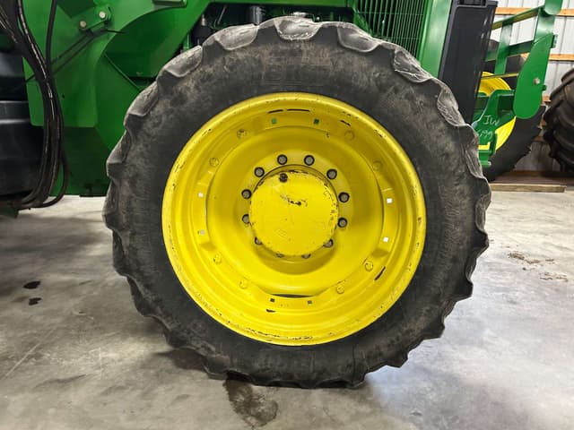 Image of John Deere 8300 equipment image 2