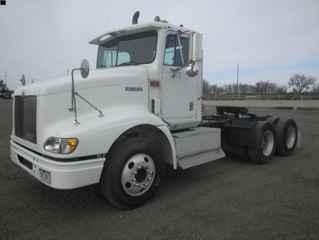 1998 International 9200 Equipment Image0