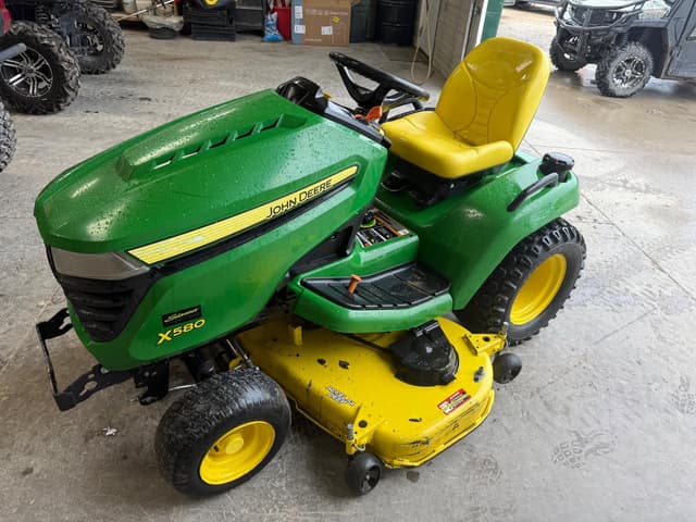 Image of John Deere X580 equipment image 3