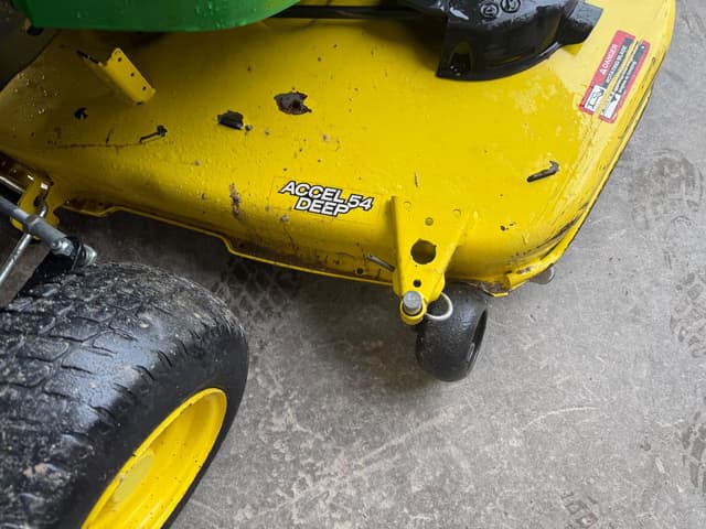 Image of John Deere X580 equipment image 4