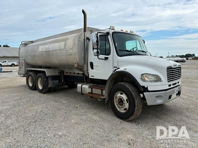 Image of Freightliner Business Class M2 equipment image 4