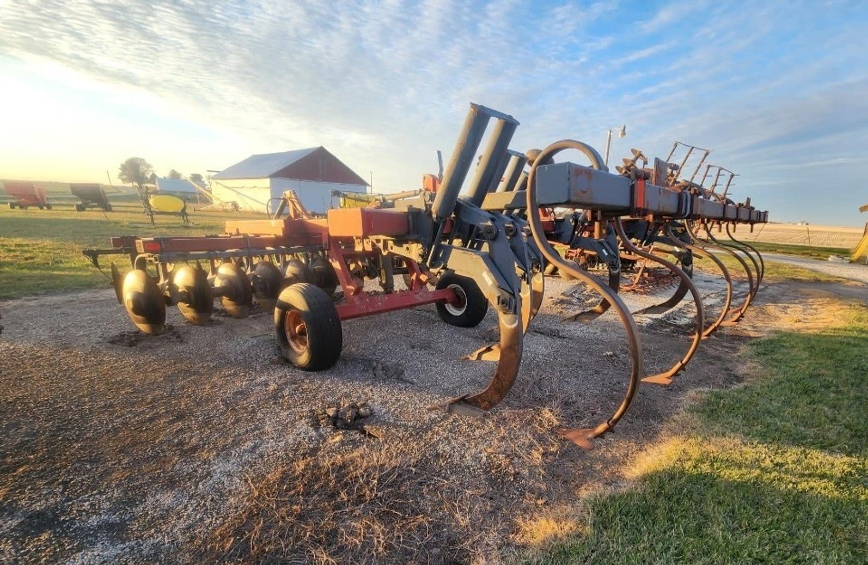 M&W 1465 Equipment Image0
