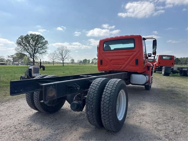 Image of International Durastar 4300 equipment image 4