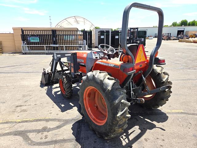 Image of Kubota L2900 equipment image 3