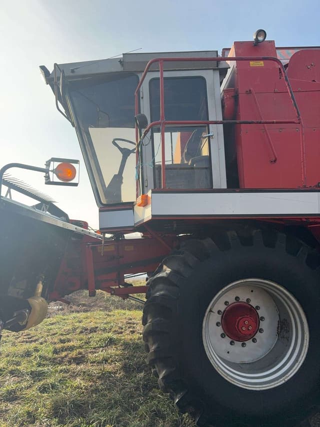 Image of Massey Ferguson 8570 equipment image 2