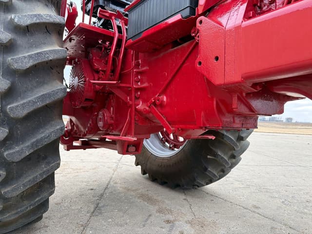 Image of International Harvester 1466 equipment image 3