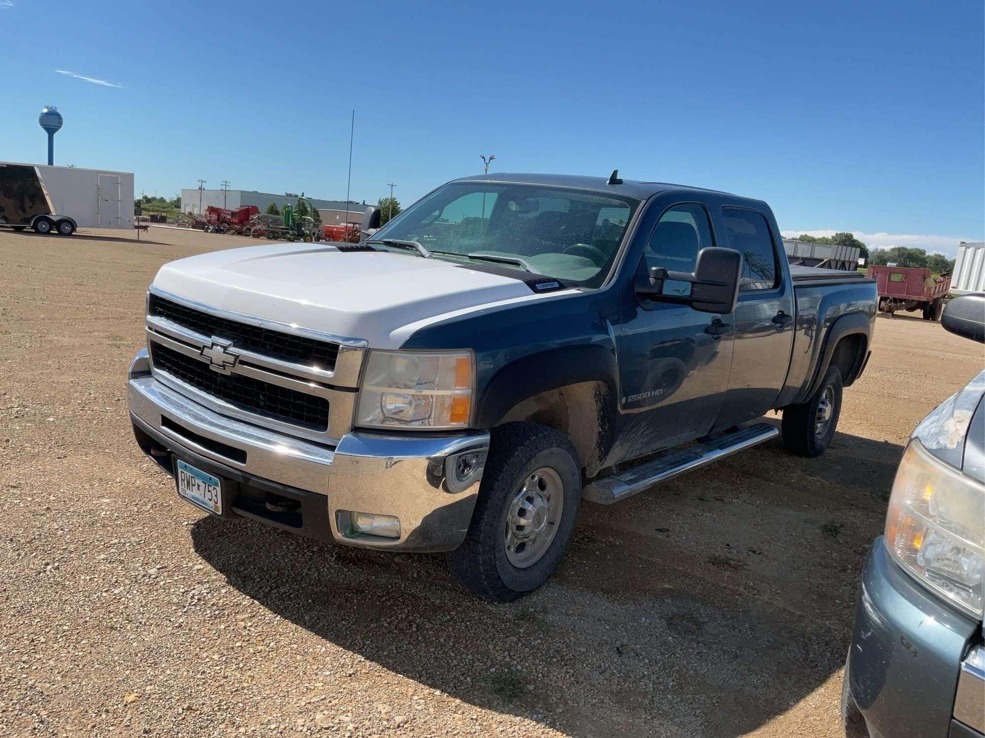 2007 Chevrolet Silverado Equipment Image0
