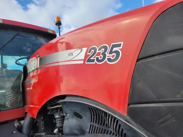 Image of Case IH Magnum 235 equipment image 4