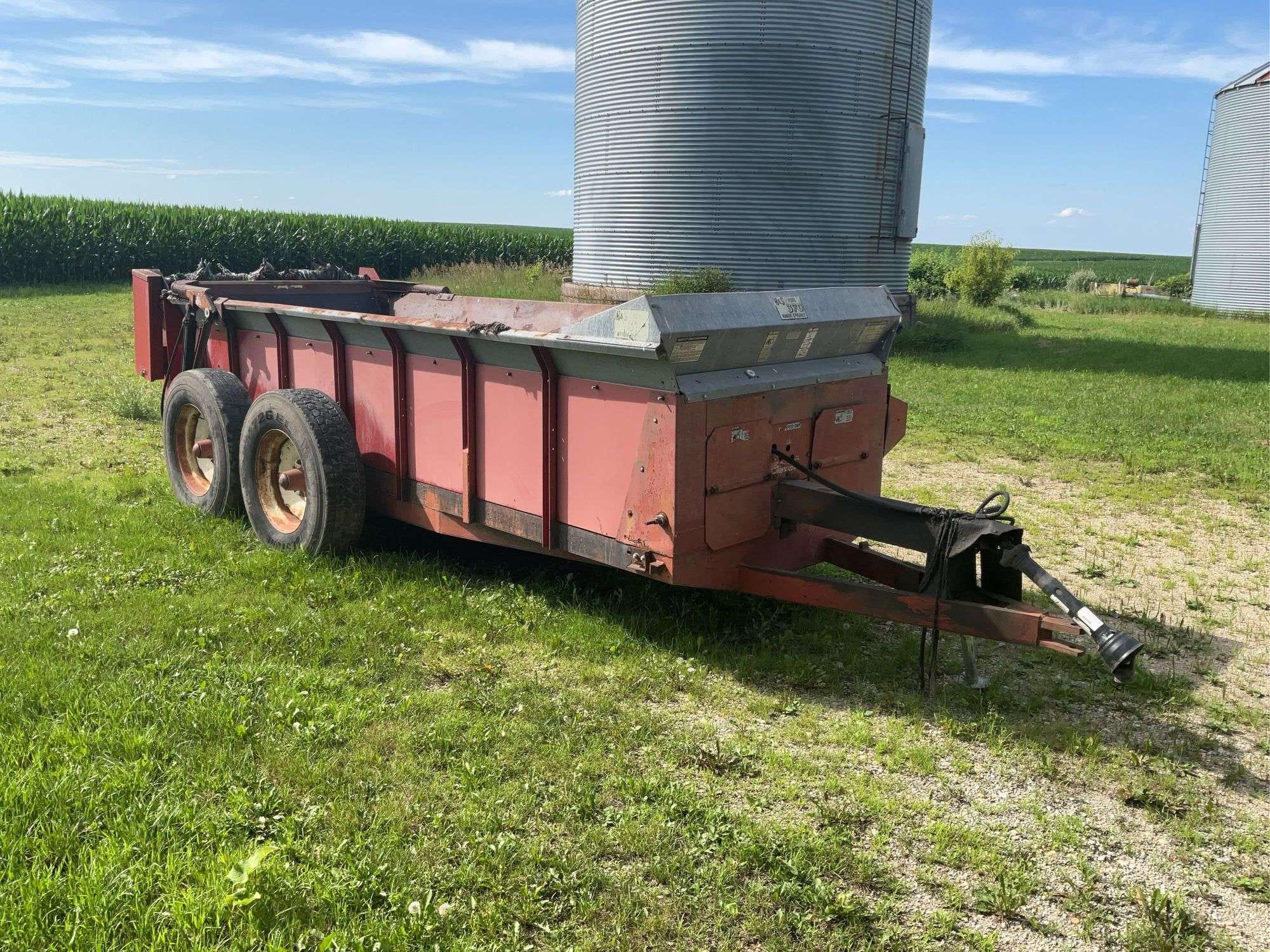 H&S 370 Equipment Image0