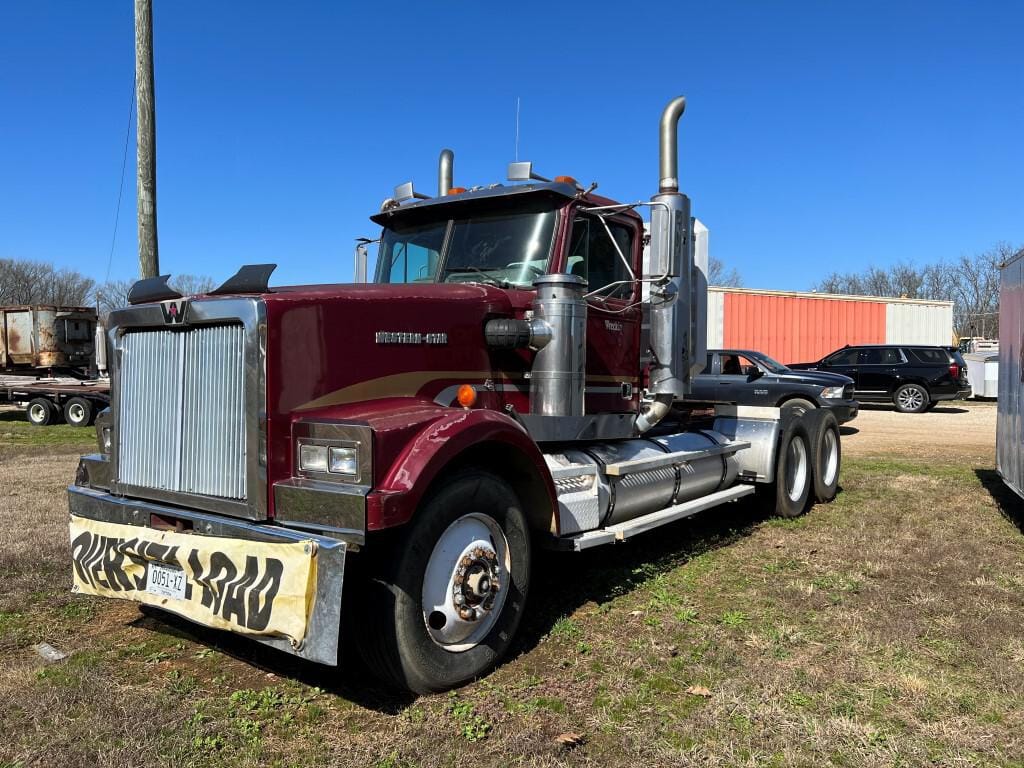 Main image Western Star 4964F