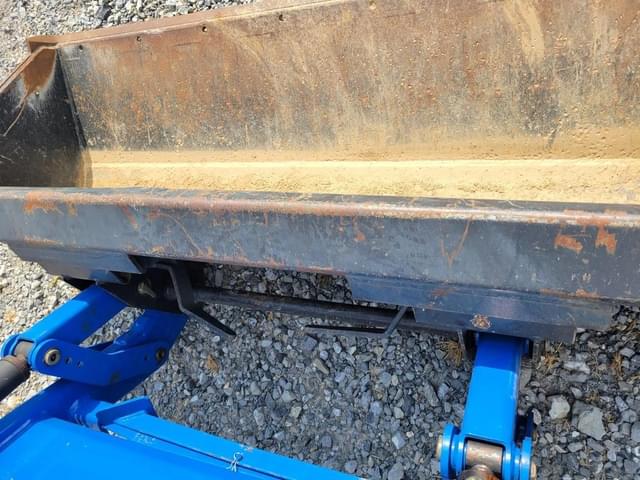 Image of New Holland Boomer 3045 equipment image 4