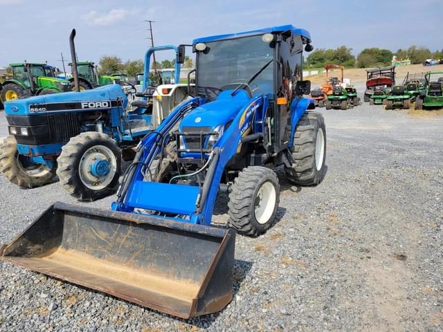Image of New Holland Boomer 3045 equipment image 1