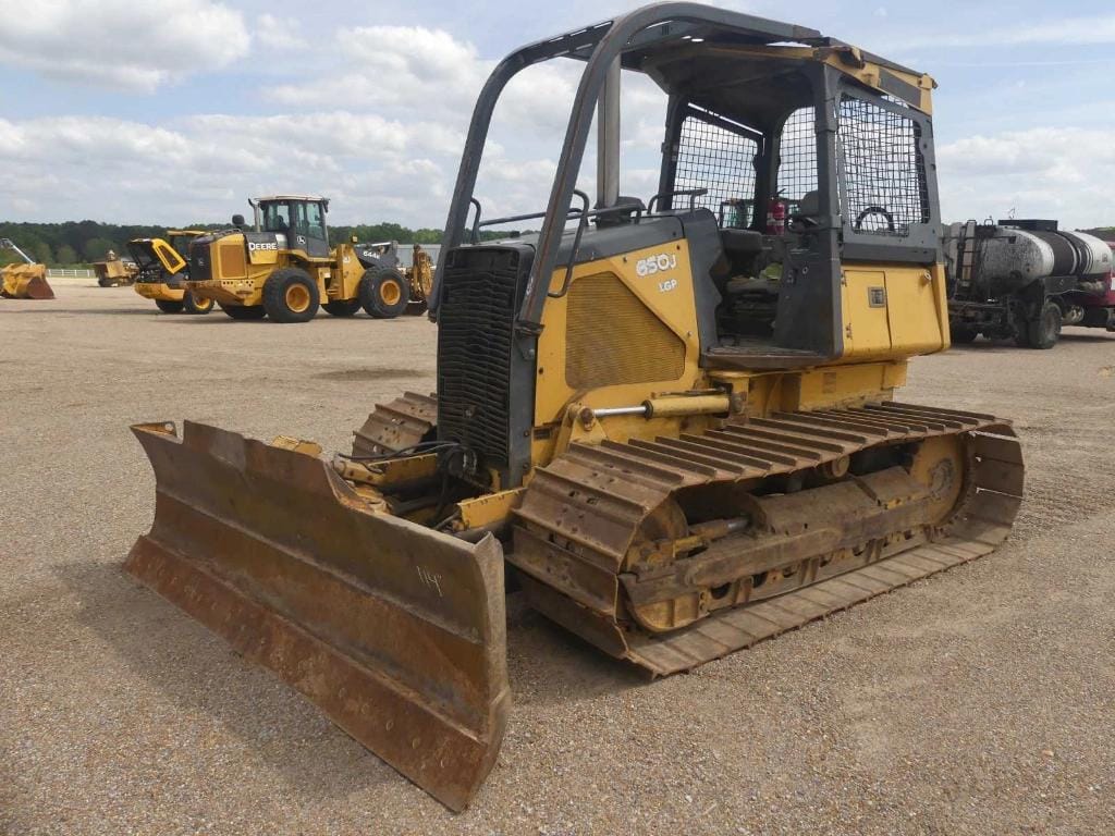 2005 John Deere 650J LGP Equipment Image0
