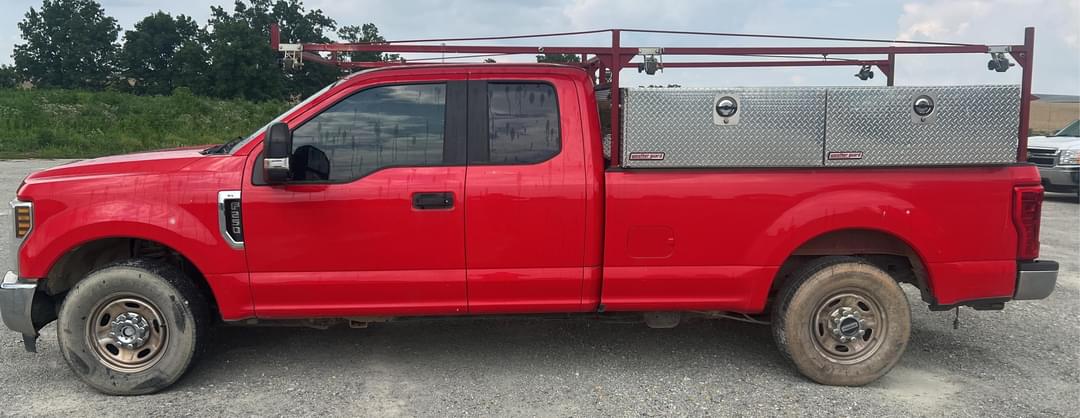 Image of Ford F-250 Primary image