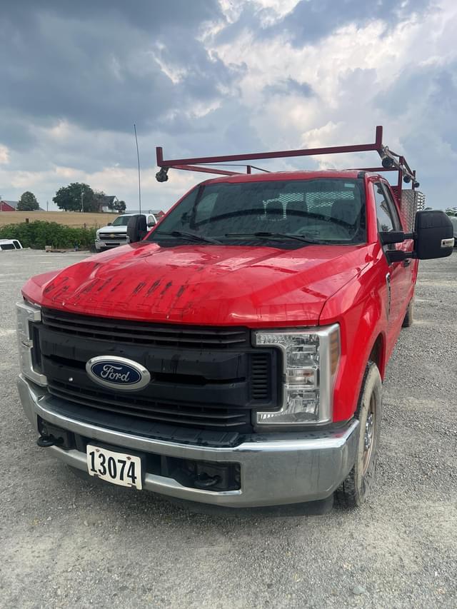 Image of Ford F-250 equipment image 3