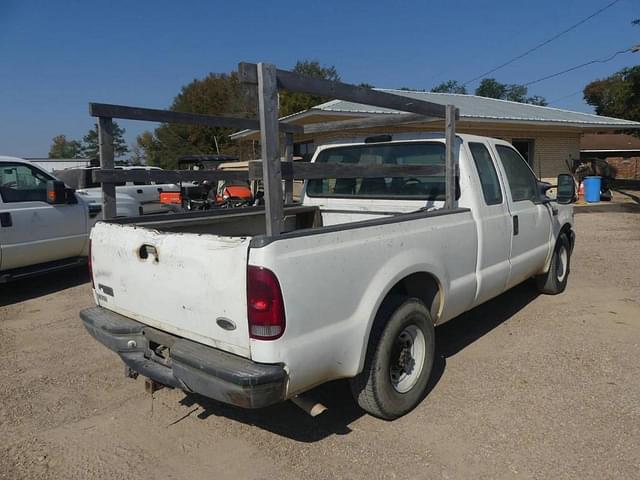 Image of Ford F-250 equipment image 2