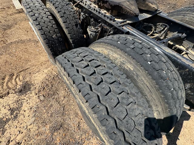 Image of International ProStar Plus 122 equipment image 4