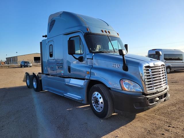 Image of Freightliner Cascadia 125 equipment image 1