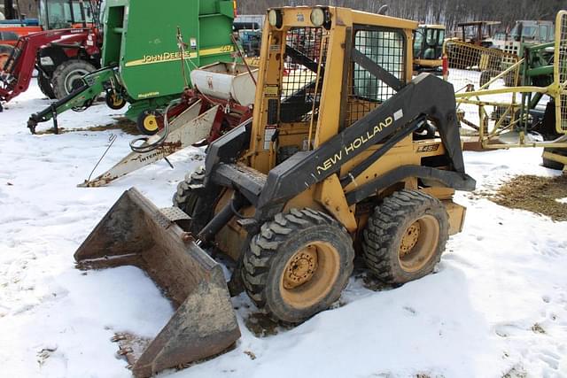 Image of New Holland L455 equipment image 2