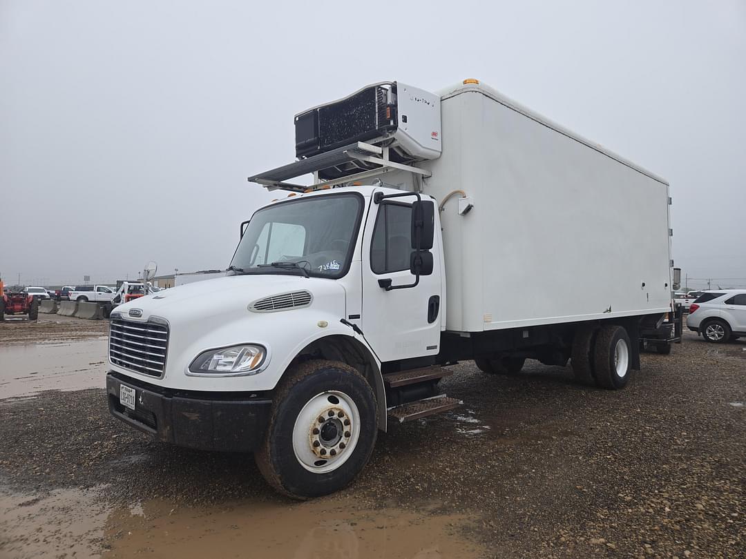 Image of Freightliner M2 106 Primary image