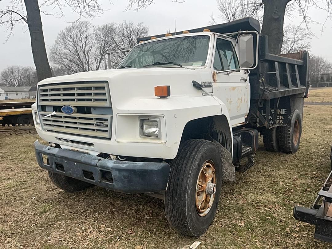 Image of Ford F-800 Image 1