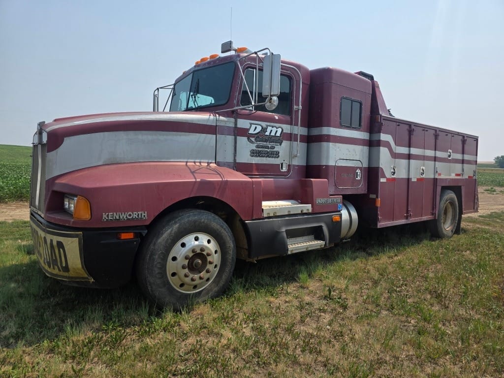 1987 Kenworth T600 Equipment Image0
