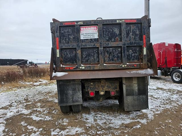 Image of Peterbilt 377 equipment image 3