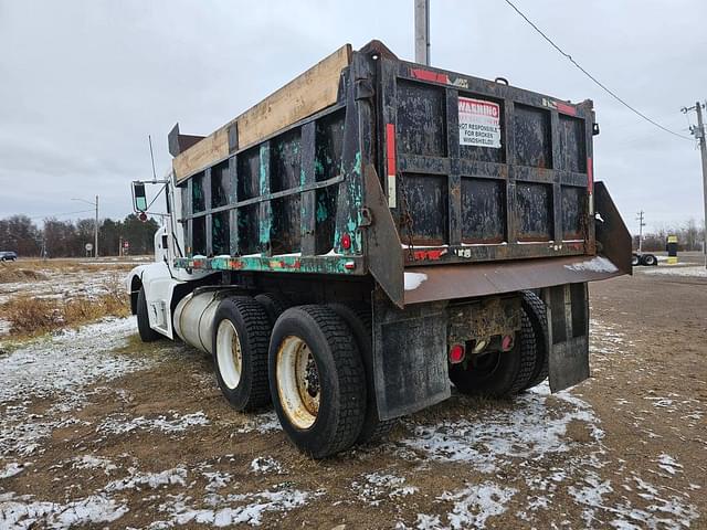 Image of Peterbilt 377 equipment image 2