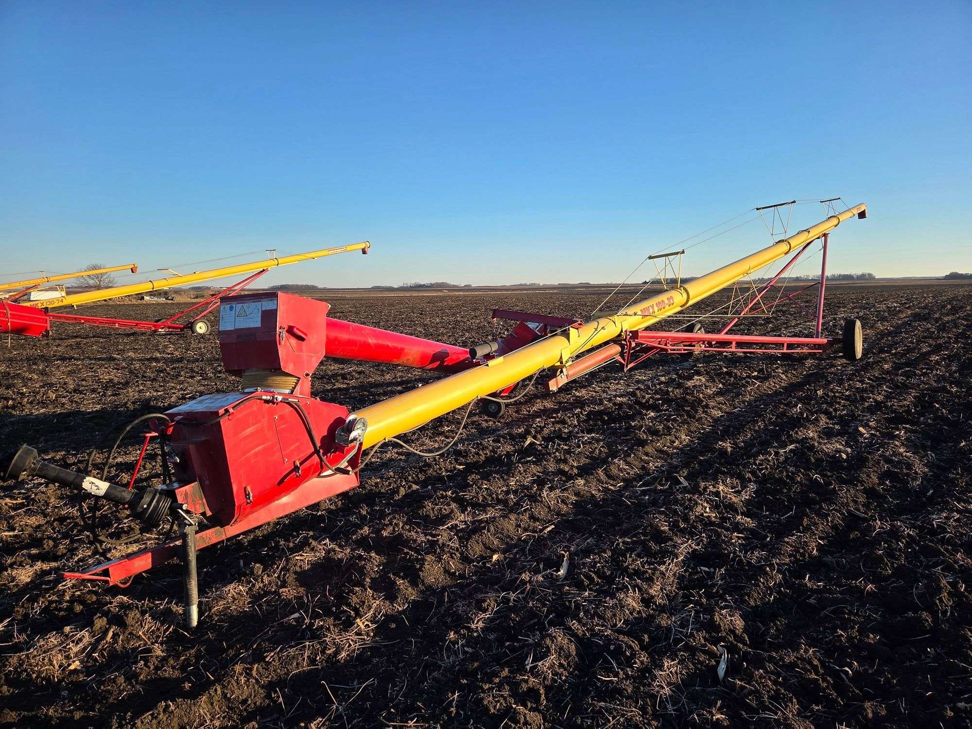 2025 Westfield 10x83 Equipment Image0