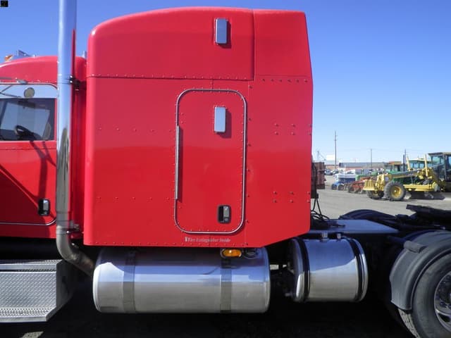Image of Peterbilt 379 equipment image 4