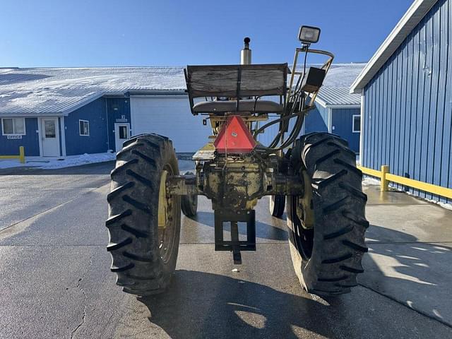 Image of International Harvester 666 equipment image 4