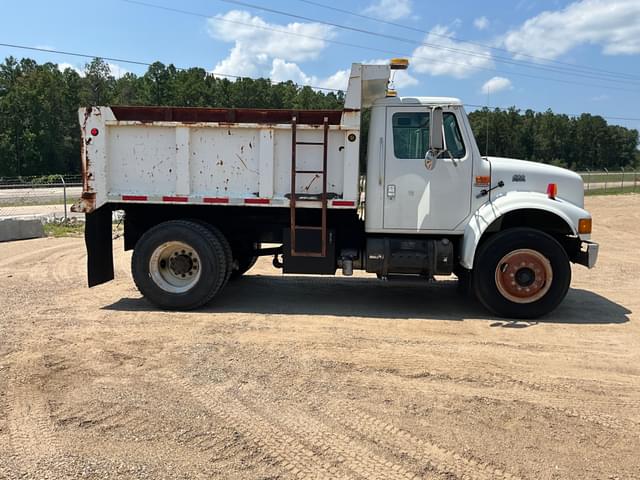 Image of International 4700 equipment image 3